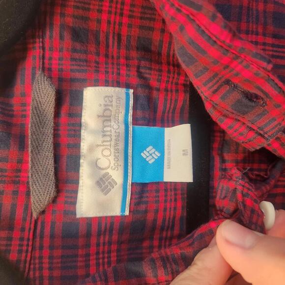 Columbia Men's Red/Blue Plaid Button-Up Shirt Size Medium - Picture 3 of 9